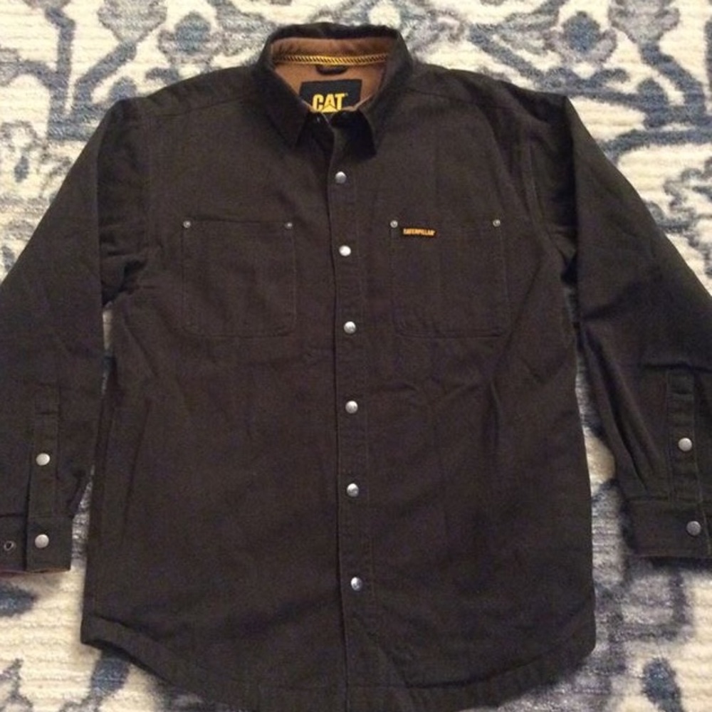CAT Button up